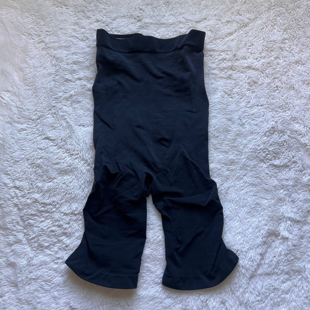 SKIMS Sculpting Short Mid Thigh Open Gusset Onyx Black Womens Size Medium NWOT